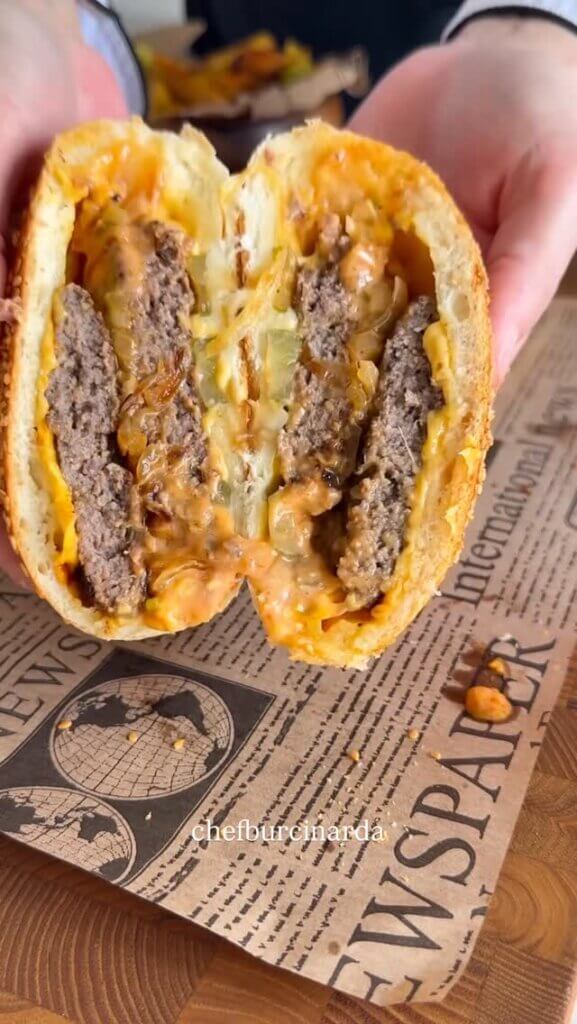 Kapalı Hamburger Tarifi (Evde Yumuşacık Burger Ekmeğiyle)